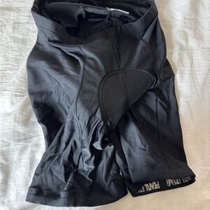 Pearl Izumi Men’s Black Cycling Shorts